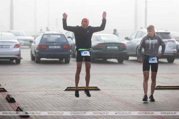РЕПОРТАЖ: Скорость и выносливость: полумарафон провели в Бресте
