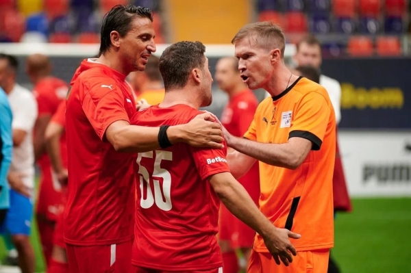 На «Кубке легенд» в Москве главной «легендой» оказался Глеб (реальных звезд с началом войны стало сильно меньше): много ляпал языком, занял предпоследнее место