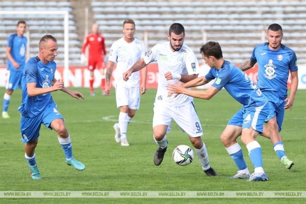 Минское "Динамо" догнало футболистов "Шахтера" в чемпионате Беларуси Минское "Динамо" догнало футболистов "Шахтера" в чемпионате Беларуси