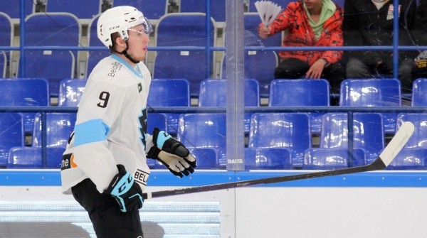 Хоккеисты минского "Динамо" одержали крупную победу над "Нефтехимиком" Хоккеисты минского "Динамо" одержали крупную победу над "Нефтехимиком"