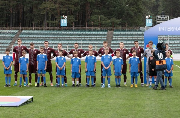 Футбол.  Сергей Ясинский: с "Витебском" буду только до конца сезона. Полноценно совмещать с работой в "моложедке" нереально
 