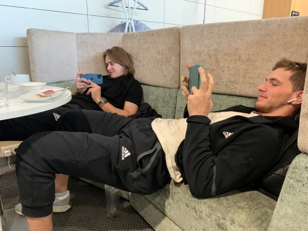 Хоккей.  КХЛ. Минское "Динамо" провело в аэропорту несколько часов и не смогло вылететь из Казани. "Зубры" останутся на ночь
 