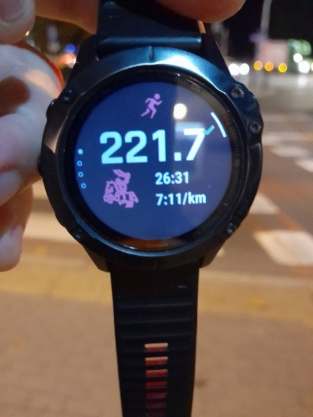 Беларускія бягуны ў Варшаве намалявалі гіганцкую Пагоню працяжнасцю 221 кіламетр! Гэта была эстафета з 12-ці этапаў Беларускія бягуны ў Варшаве намалявалі гіганцкую Пагоню працяжнасцю 221 кіламетр! Гэта была эстафета з 12-ці этапаў