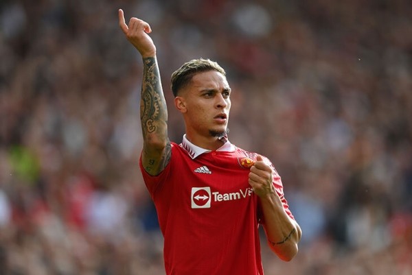 Антони – самый парадоксальный трансфер лета. «МЮ» точно переплатил (до 40 млн), но для Тен Хага это важное усиление Антони – самый парадоксальный трансфер лета. «МЮ» точно переплатил (до 40 млн), но для Тен Хага это важное усиление