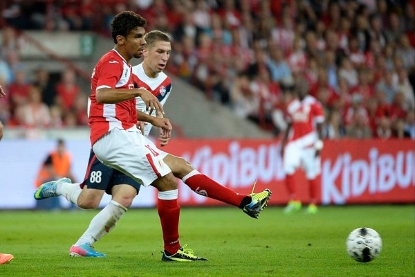 Когда-то на белфутбол хорошо ходили в Европе: «Гомель» в двух матчах посмотрели почти 100 тысяч зрителей, минское «Динамо» прилично собирало в Австрии и Турции Когда-то на белфутбол хорошо ходили в Европе: «Гомель» в двух матчах посмотрели почти 100 тысяч зрителей, минское «Динамо» прилично собирало в Австрии и Турции