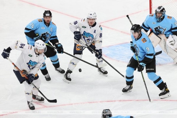 Хоккеисты минского "Динамо" обыграли "Барыс" на старте сезона КХЛ 