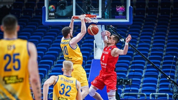 Баскетболисты Польши победили чемпионов Европы словенцев в 1/4 финала Баскетболисты Польши победили чемпионов Европы словенцев в 1/4 финала