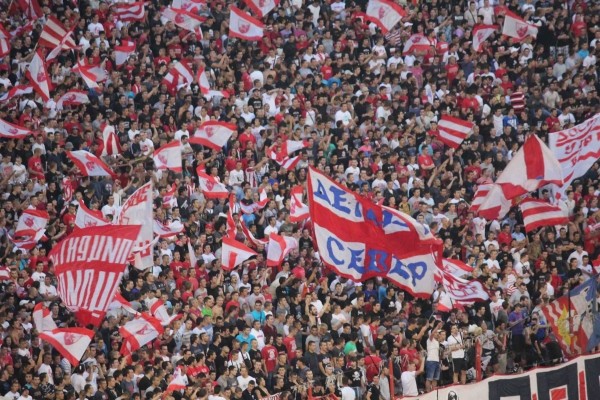 Когда-то на белфутбол хорошо ходили в Европе: «Гомель» в двух матчах посмотрели почти 100 тысяч зрителей, минское «Динамо» прилично собирало в Австрии и Турции Когда-то на белфутбол хорошо ходили в Европе: «Гомель» в двух матчах посмотрели почти 100 тысяч зрителей, минское «Динамо» прилично собирало в Австрии и Турции