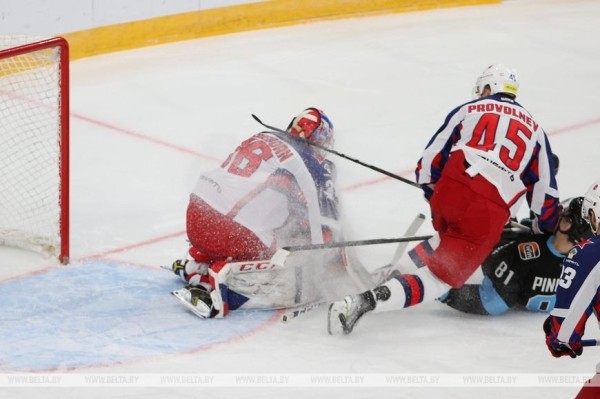 Хоккеисты минского "Динамо" обыграли ЦСКА в матче чемпионата КХЛ