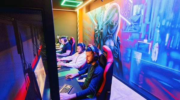 В центре Минска открылась самая большая киберспортивная арена в Беларуси от сети клубов CyberX В центре Минска открылась самая большая киберспортивная арена в Беларуси от сети клубов CyberX