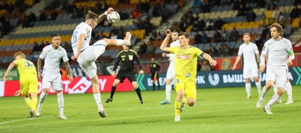 Футбол. Станислав Драгун вошел в топ-4 самых часто играющих футболистов белорусского "класико"
Футбол. Станислав Драгун вошел в топ-4 самых часто играющих футболистов белорусского "класико"