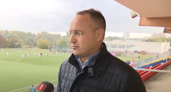 Футбол. Директор "Энергетика"-БГУ: зарплаты в команде чуть меньше, чем на заводе
Футбол. Директор "Энергетика"-БГУ: зарплаты в команде чуть меньше, чем на заводе