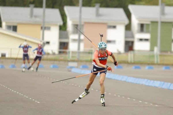 Биатлон.  Динара Алимбекова: комплекс шикарный, состояние трассы, стрельбище идеальные. Не вижу никаких минусов
 