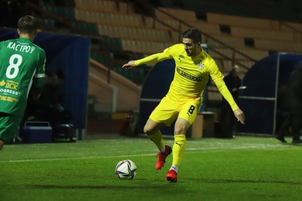 Летние новички минского «Динамо приближают золото: один усадил ветеранов из центра обороны, другой хорош в дриблинге, третьего прорвало в наборе очков Летние новички минского «Динамо приближают золото: один усадил ветеранов из центра обороны, другой хорош в дриблинге, третьего прорвало в наборе очков