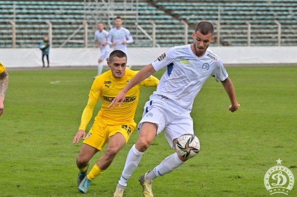 Летние новички минского «Динамо приближают золото: один усадил ветеранов из центра обороны, другой хорош в дриблинге, третьего прорвало в наборе очков Летние новички минского «Динамо приближают золото: один усадил ветеранов из центра обороны, другой хорош в дриблинге, третьего прорвало в наборе очков