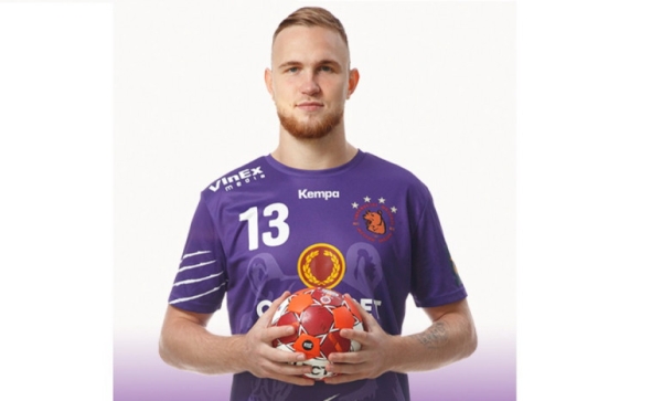 Гандбол.  Игрок таганрогского клуба "Донские казаки" Александр Синицын приговорен к трем месяцам ареста
 