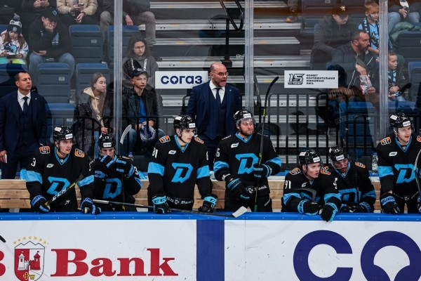 Хоккей.  Крэйг Вудкрофт: удаление за игру высоко поднятой клюшкой сломало наш план. Можно сказать, это и сделало результат
 