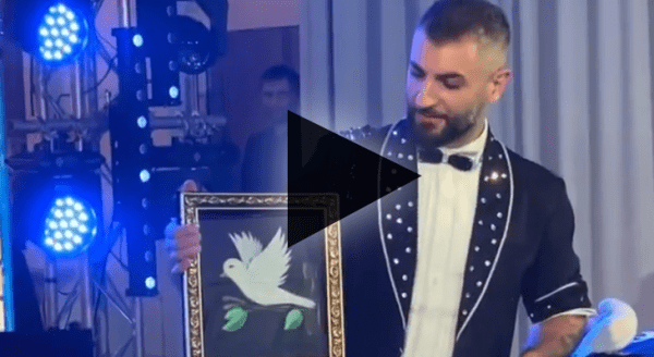 Свадьба Алимбековой и Смольского (которому не впервой): ведущий – друг Глеба, букет невесты в тротуар, танец молодых под дуэт, что распался, и ноль реакции коллег по сборной Свадьба Алимбековой и Смольского (которому не впервой): ведущий – друг Глеба, букет невесты в тротуар, танец молодых под дуэт, что распался, и ноль реакции коллег по сборной