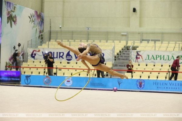 Василек, сакура, белый лотос, гортензия: в Минске стартовал международный турнир по художественной гимнастике