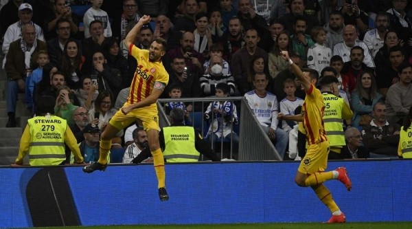 Футбол.  Ла Лига. Мадридский "Реал" не смог обыграть на своем поле "Жирону". У "Барселоны" отставание в один балл
 