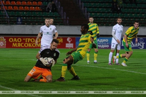ФОТОФАКТ: Гродненский "Неман" разгромил "Гомель" со счетом 3:0 в матче 28 тура чемпионата Беларуси по футболу