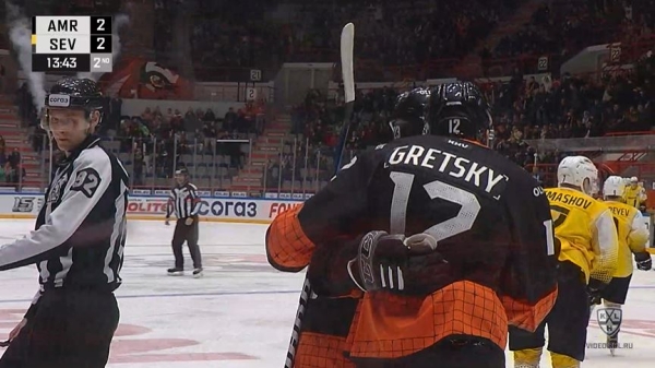 Хоккей.  КХЛ. Шайба Грецкого помогла "Амуру" в волевом стиле переиграть "Северсталь" Денисова
  