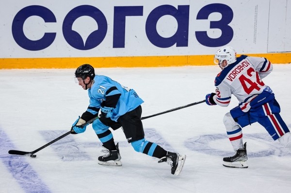 Хоккей.  Джозеф Душак: может, и в "Динамо" меня как-нибудь выпустят в атаку
 