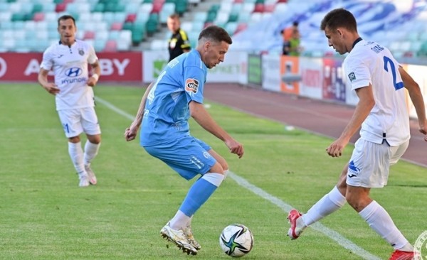 Футбол.  Чемпионат Беларуси. БАТЭ попробует остаться в гонке за медали, Радьков против Челядинского. Начало переклички в 13.00
  