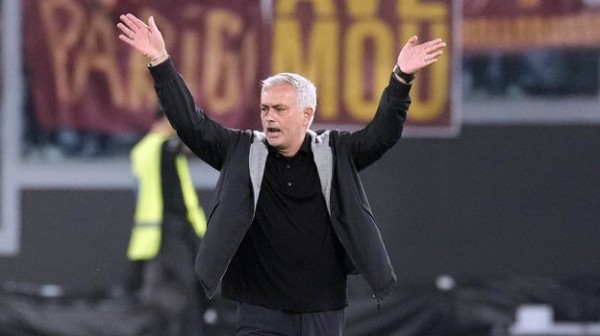 Футбол.  Жозе Муринью обошел Фергюсона по победам в еврокубковых матчах и вышел на первое место среди тренеров
 