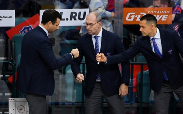 Хоккей.  Главный тренер СКА Роман Ротенберг — об игре с минским "Динамо": соперник сыграл свой лучший матч
 