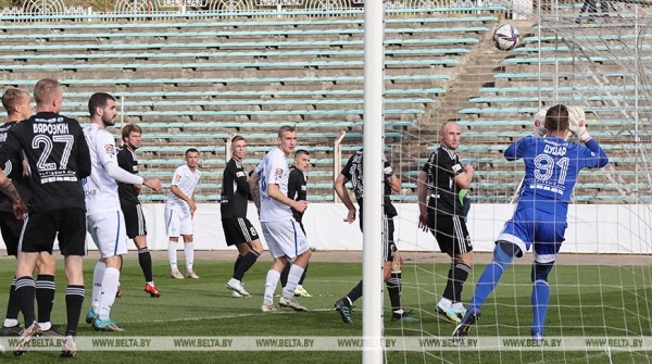 Минское "Динамо" и "Торпедо-БелАЗ" сыграли вничью в чемпионате Беларуси Минское "Динамо" и "Торпедо-БелАЗ" сыграли вничью в чемпионате Беларуси