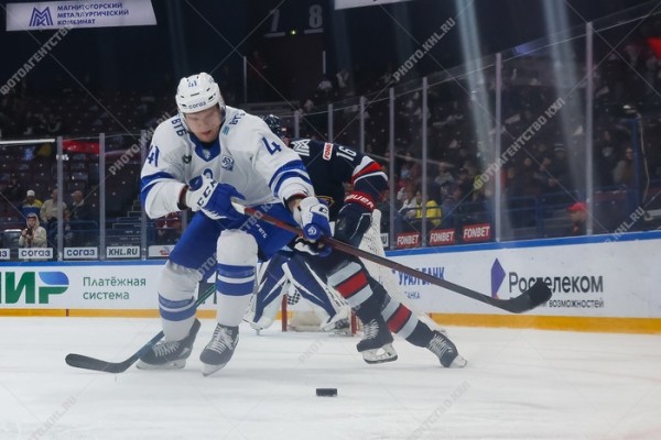 Хоккей. КХЛ. Московское "Динамо" с белорусами в составе обыграла магнитогорский "Металлург". На счету Максима Сушко ассист
Хоккей. КХЛ. Московское "Динамо" с белорусами в составе обыграла магнитогорский "Металлург". На счету Максима Сушко ассист