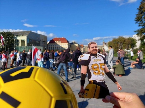 Беларусы па ўсім свете ўдарна правялі Дзень спартыўнай салідарнасці: падтрымалі Хамутоўскага, збіралі грошы палітвязням, Сныціна гуляла ў футбол Беларусы па ўсім свете ўдарна правялі Дзень спартыўнай салідарнасці: падтрымалі Хамутоўскага, збіралі грошы палітвязням, Сныціна гуляла ў футбол