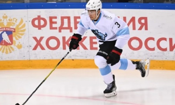 Хоккей.  Райан Спунер получил незначительное повреждение. Вместо него в первом атакующем звене защитник Джон Гилмор
  