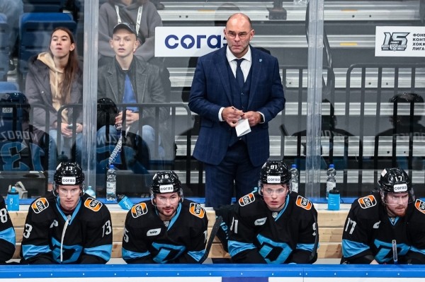 Хоккей.  КХЛ. Минское "Динамо" минимально уступило ярославскому "Локомотиву". У "зубров" пятое поражение подряд
 