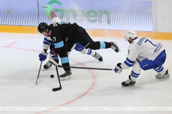 Хоккеисты минского "Динамо" проиграли московским одноклубникам в КХЛ