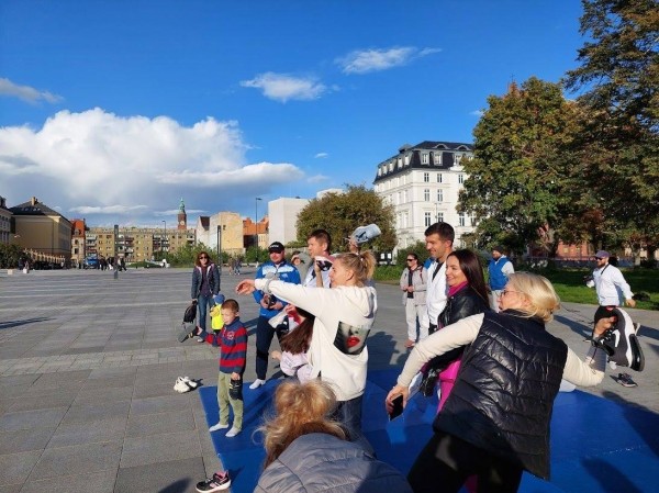 Беларусы па ўсім свете ўдарна правялі Дзень спартыўнай салідарнасці: падтрымалі Хамутоўскага, збіралі грошы палітвязням, Сныціна гуляла ў футбол Беларусы па ўсім свете ўдарна правялі Дзень спартыўнай салідарнасці: падтрымалі Хамутоўскага, збіралі грошы палітвязням, Сныціна гуляла ў футбол