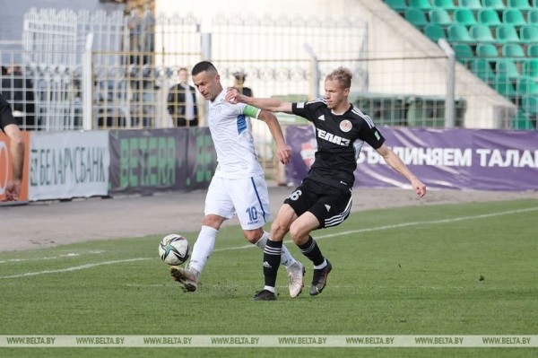 Минское "Динамо" и "Торпедо-БелАЗ" сыграли вничью в чемпионате Беларуси Минское "Динамо" и "Торпедо-БелАЗ" сыграли вничью в чемпионате Беларуси