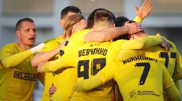 Футболисты "Шахтера" вышли в лидеры чемпионата Беларуси