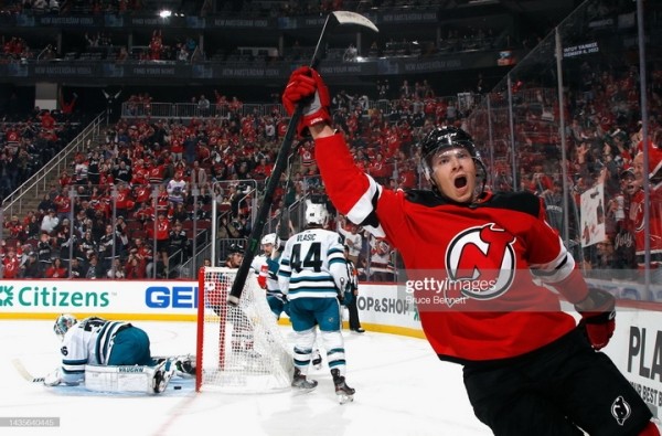 Хоккей.  НХЛ. Егор Шарангович признан первой звездой матча "Нью-Джерси" — "Сан-Хосе"
 