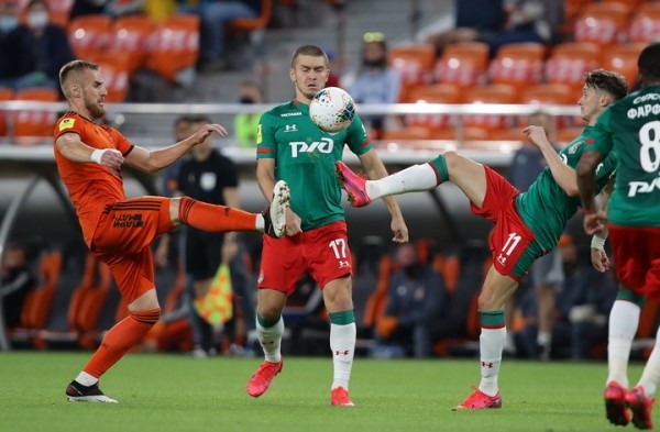 Футбол.  Чемпионат России. "Урал" Виктора Гончаренко на выезде переиграл "Локомотив"
&nbsp;