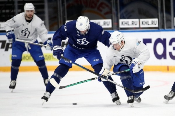 Хоккей.  КХЛ. Минское "Динамо" завершит домашнюю серию матчем против одноклубников из Москвы. Онлайн в 19.30
  