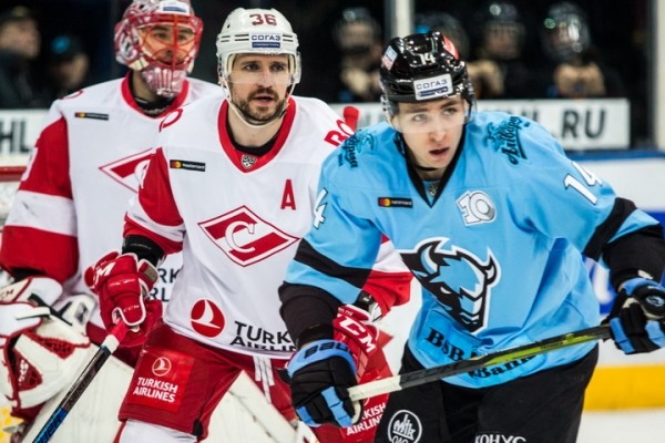 Хоккей. КХЛ. Минское "Динамо" на выезде в овертайме уступило "Спартаку", проиграв четвертый матч подряд
Хоккей. КХЛ. Минское "Динамо" на выезде в овертайме уступило "Спартаку", проиграв четвертый матч подряд