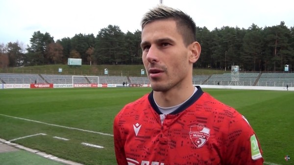 Футбол.  Владимир Хващинский: четыре гола никогда в жизни не забивал. Получается в 32 года только. Даже хет-триков не было
 