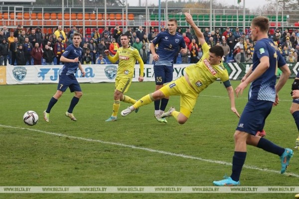 БАТЭ победил "Энергетик-БГУ" в матче 28-го тура чемпионата Беларуси
