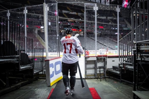 Хоккей. НХЛ. Егор Шарангович и Алексей Протас набрали очки в матче "Нью-Джерси" с "Вашингтоном"
Хоккей. НХЛ. Егор Шарангович и Алексей Протас набрали очки в матче "Нью-Джерси" с "Вашингтоном"