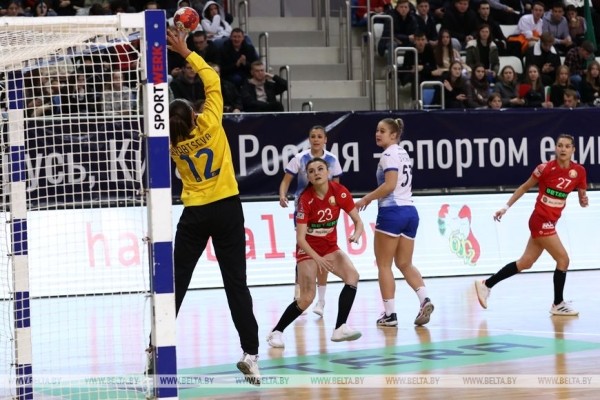 Белорусские гандболистки уступили россиянкам в Минске Белорусские гандболистки уступили россиянкам в Минске