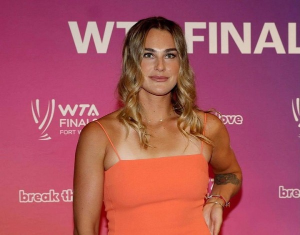 Теннис.  Арина Соболенко: в этом сезоне я была королевой двойных ошибок. Если есть вопросы, то где-то здесь есть мой тренер
 