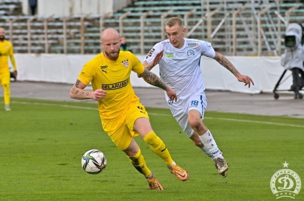 Летние новички минского «Динамо приближают золото: один усадил ветеранов из центра обороны, другой хорош в дриблинге, третьего прорвало в наборе очков Летние новички минского «Динамо приближают золото: один усадил ветеранов из центра обороны, другой хорош в дриблинге, третьего прорвало в наборе очков