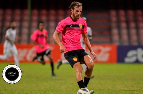 Живет нелегалом, ждет 3 зарплаты, зол на агента и благодарен всем, кто хочет помочь. Как футболист из Беларуси застрял на Мальдивах Живет нелегалом, ждет 3 зарплаты, зол на агента и благодарен всем, кто хочет помочь. Как футболист из Беларуси застрял на Мальдивах